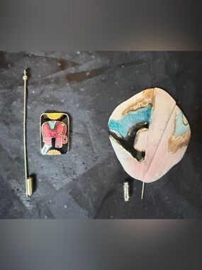 Pair of Cloisonné Vintage Handcrafted Ceramic and Enamel Women’s Gold